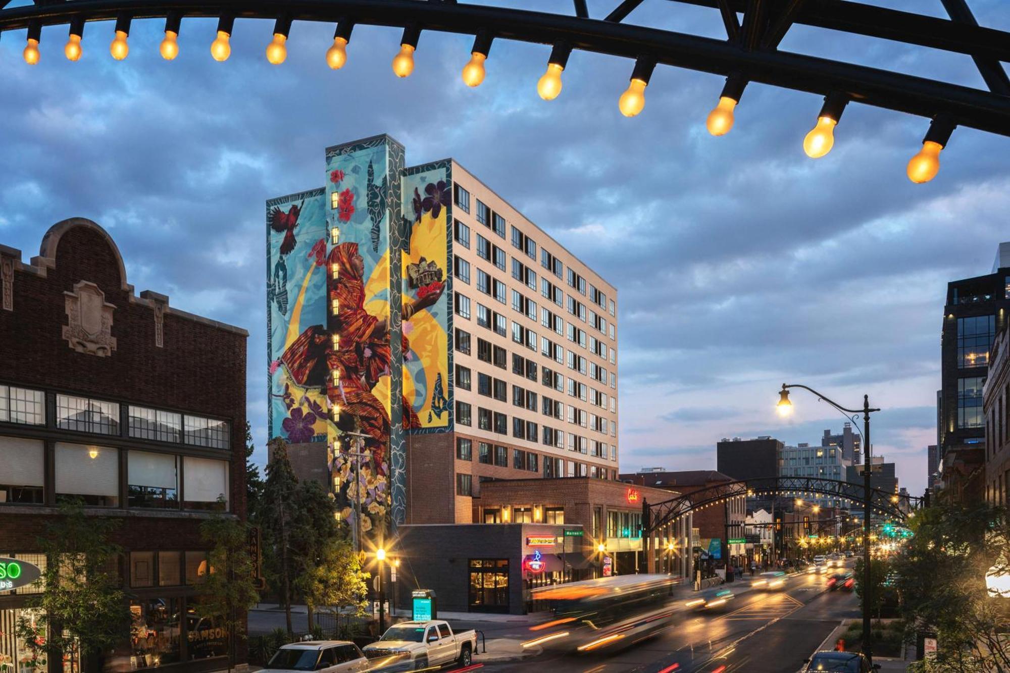 Graduate By Hilton Columbus Hotel Exterior photo